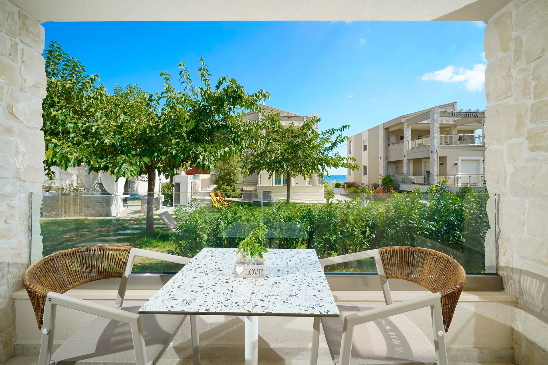 Tiara Holidays - Iliorama Seaside Luxury Suites & Apartments - Junior Suite - balcony